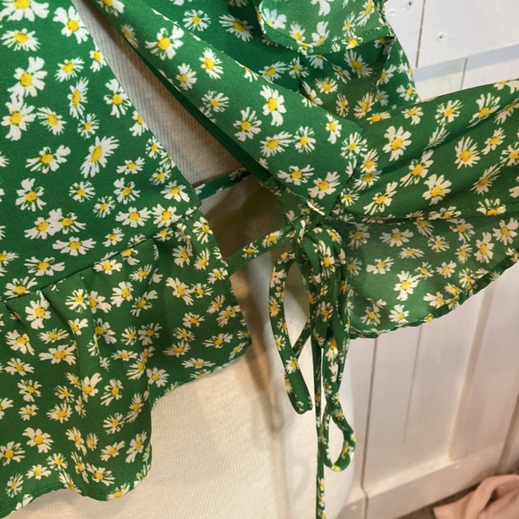Wayf Green Floral Wraparound Dainty Ruffled Blouse - Picture 5 of 8